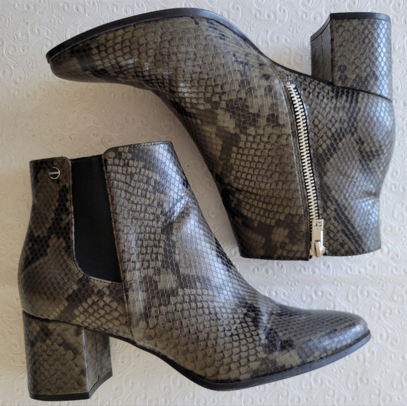 Calvin Klein Fiona Black/Army Green Snake Embossed block heel Bootie Women's 8.5 - Picture 9 of 11